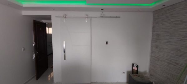 Porta de Correr Dupla com Trilho Inox Aparente - Loja Portas Milenar  Curitiba